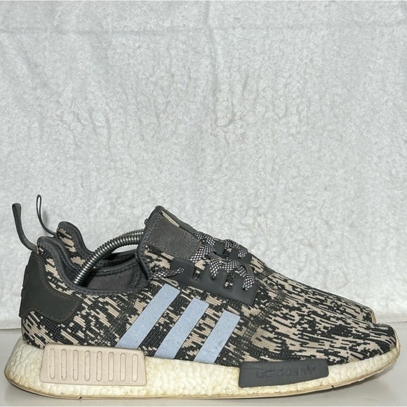 Adidas Mens NMD R1 Grey Four/Linen White Running Athletic Sneakers Shoes SZ 12 - Picture 1 of 11